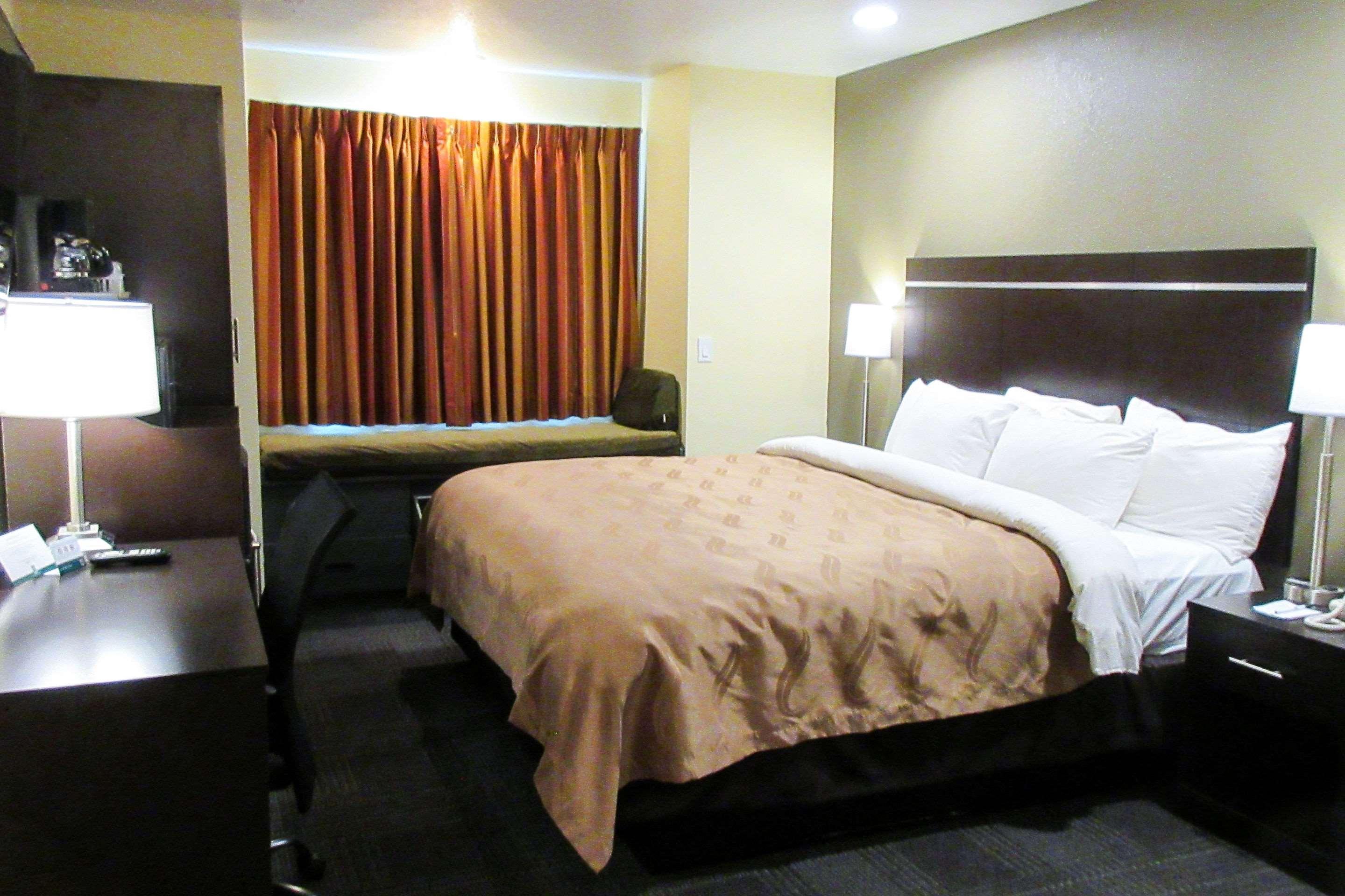 Quality Inn & Suites Near Nas Fallon Eksteriør billede